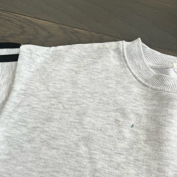 Kid Age 3-4 Sweatshirt - Picture 9 of 10